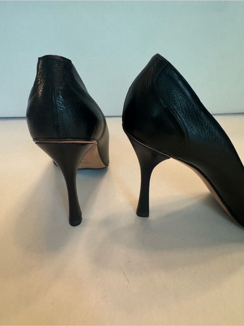 Gucci Black Leather Pointed Stiletto Pump - Picture 4 of 8